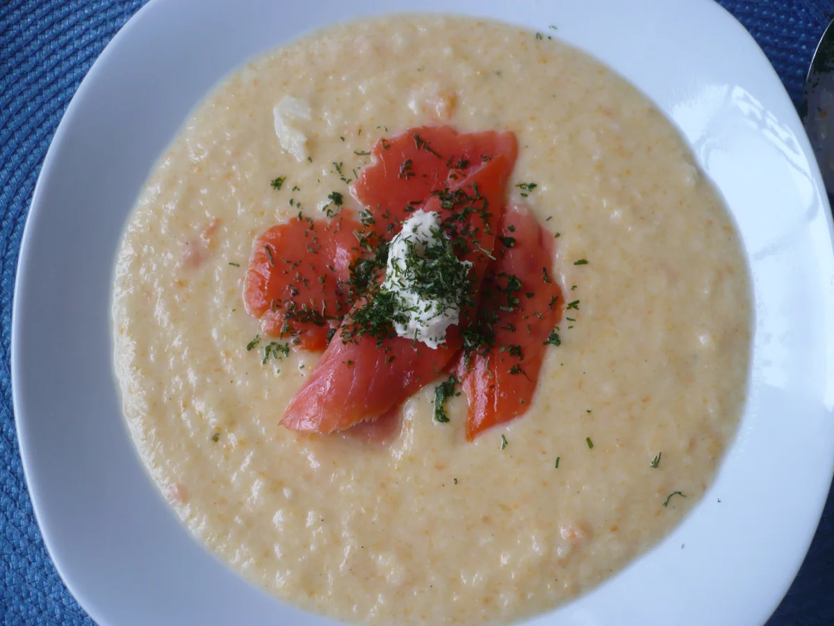 Rezept: Sellerie - Cremesuppe mit Meerrettich und Lachs Bild Nr. 2 Sellerie - Cremesuppe mit Meerrettich und Lachs - Rezept - Bild Nr. 2