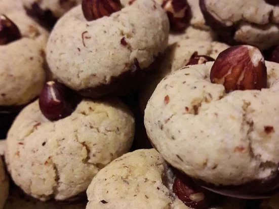 Rezept: Haselnussplätzchen Bild Nr. 2 Haselnussplätzchen - Rezept - Bild Nr. 2