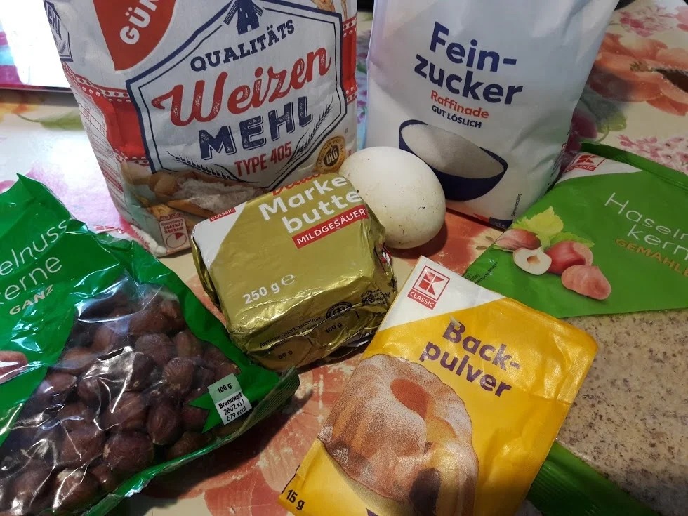 Rezept: Haselnussplätzchen Bild Nr. 4 Haselnussplätzchen - Rezept - Bild Nr. 4