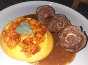 Involtini auf cremiger Kürbis-Polenta und Kürbiswürfel - Rezept - Bild Nr. 2