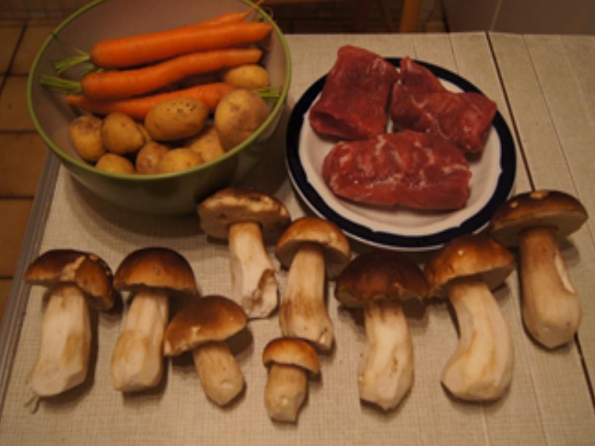 Schweinefiletschnitzelchen mit gebratenen Steinpilzen und Möhren-Kartoffel-Stampf - Rezept - Bild Nr. 6