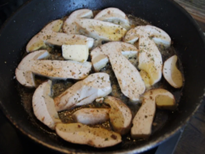 Schweinefiletschnitzelchen mit gebratenen Steinpilzen und Möhren-Kartoffel-Stampf - Rezept - Bild Nr. 25