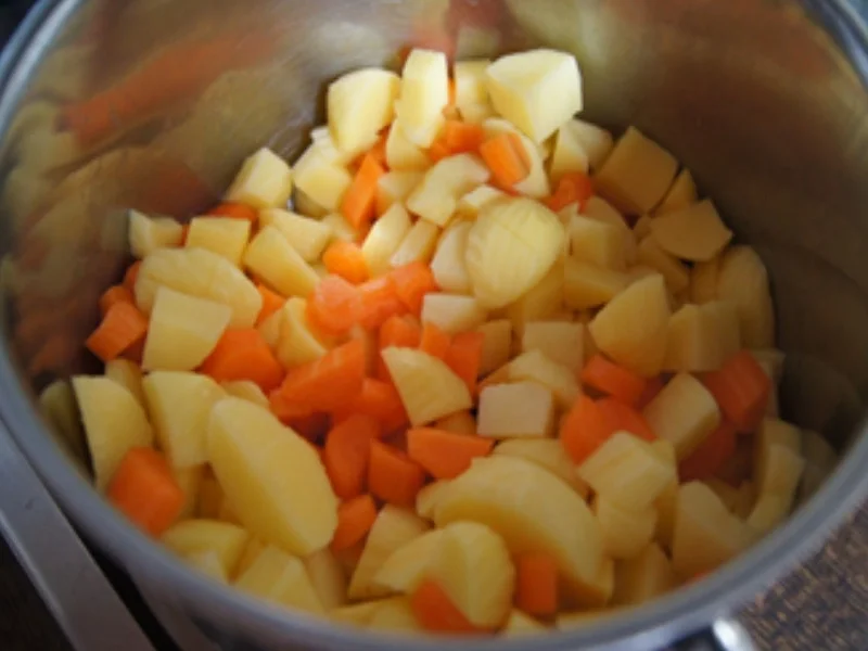 Schweinefiletschnitzelchen mit gebratenen Steinpilzen und Möhren-Kartoffel-Stampf - Rezept - Bild Nr. 31