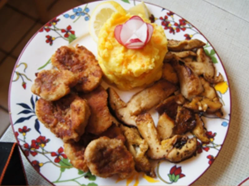 Schweinefiletschnitzelchen mit gebratenen Steinpilzen und Möhren-Kartoffel-Stampf - Rezept - Bild Nr. 35