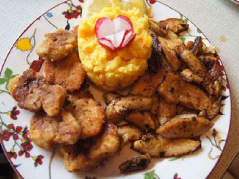 Schweinefiletschnitzelchen mit gebratenen Steinpilzen und Möhren-Kartoffel-Stampf - Rezept - Bild Nr. 36