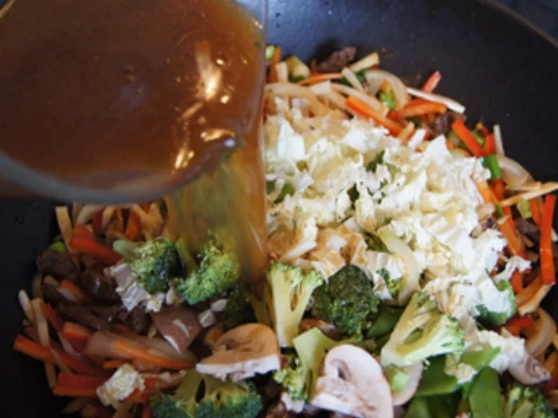 Rindfleisch-Gemüse-Nudel-Wok - Rezept - Bild Nr. 20