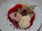 Nocken vom Rosen-Himbeer- und Quark-Marzipan-Mousse - Rezept - Bild Nr. 2