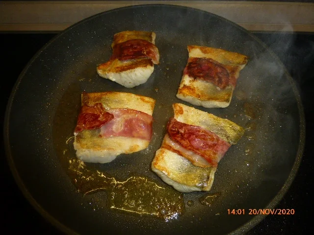 Zanderfilet im Speckmantel mit Berglinsen - Rezept - Bild Nr. 5