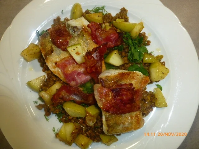 Zanderfilet im Speckmantel mit Berglinsen - Rezept - Bild Nr. 7