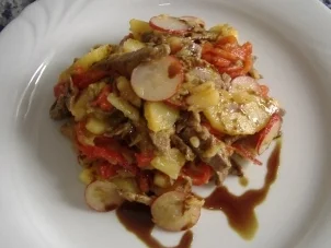 Rezept: Kartoffelsalat mit Rindfleisch und Kürbiskernöl Kartoffelsalat mit Rindfleisch und Kürbiskernöl - Rezept