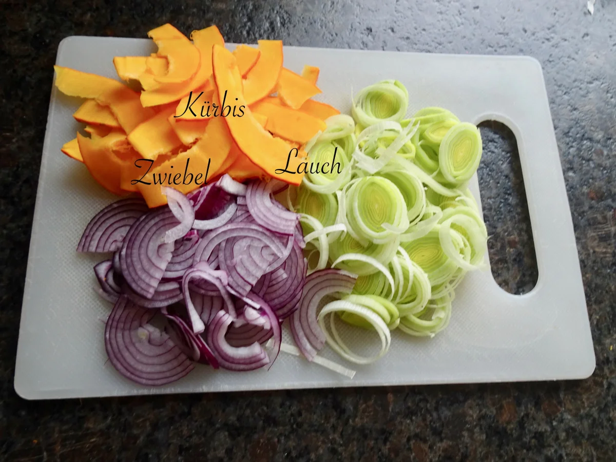 Flammkuchen mit Kürbis - ohne Hefe - Rezept - Bild Nr. 12108