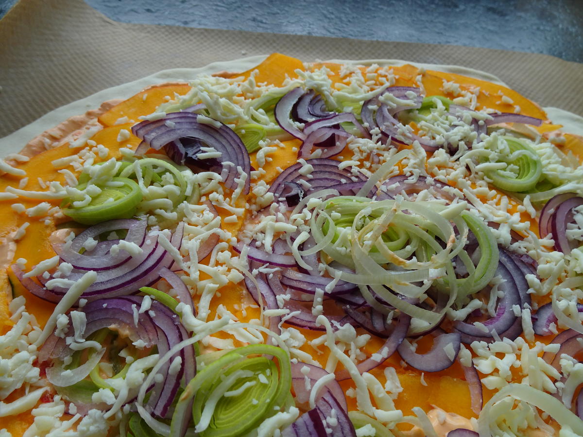 Flammkuchen mit Kürbis - ohne Hefe - Rezept - Bild Nr. 12111