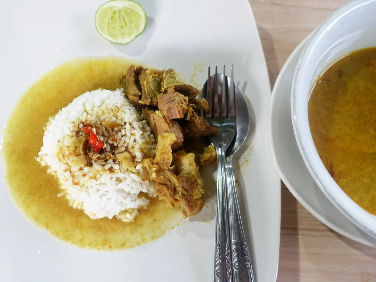 Rezept: Ziegenfleischsuppe mit Reis - Gulai Kambing Bild Nr. 2 Ziegenfleischsuppe mit Reis - Gulai Kambing - Rezept - Bild Nr. 2