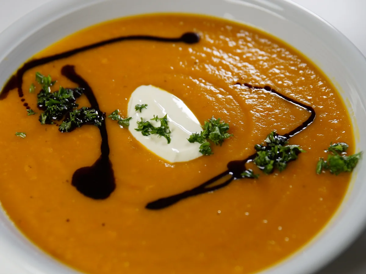 Kürbissüppchen und Zwiebelbaguette - Rezept - Bild Nr. 2