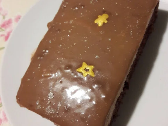 Rezept: Schokoladenkuchen "Sternenhimmel" Bild Nr. 4 Schokoladenkuchen "Sternenhimmel" - Rezept - Bild Nr. 4