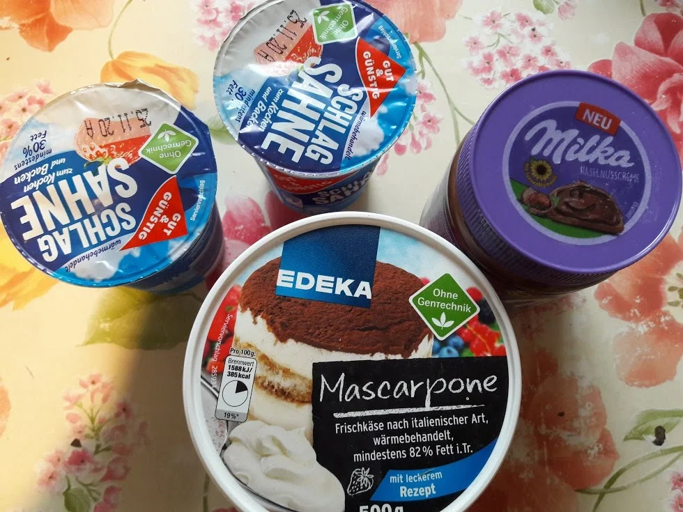 Rezept: Schokoladenkuchen "Sternenhimmel" Bild Nr. 10 Schokoladenkuchen "Sternenhimmel" - Rezept - Bild Nr. 10