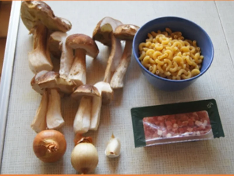 Rezept: Hörnchen-Nudeln mit frischen Steinpilzen Bild Nr. 3 Hörnchen-Nudeln mit frischen Steinpilzen - Rezept - Bild Nr. 3