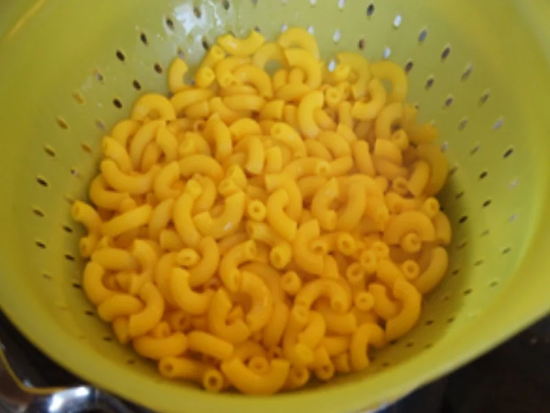 Rezept: Hörnchen-Nudeln mit frischen Steinpilzen Bild Nr. 6 Hörnchen-Nudeln mit frischen Steinpilzen - Rezept - Bild Nr. 6