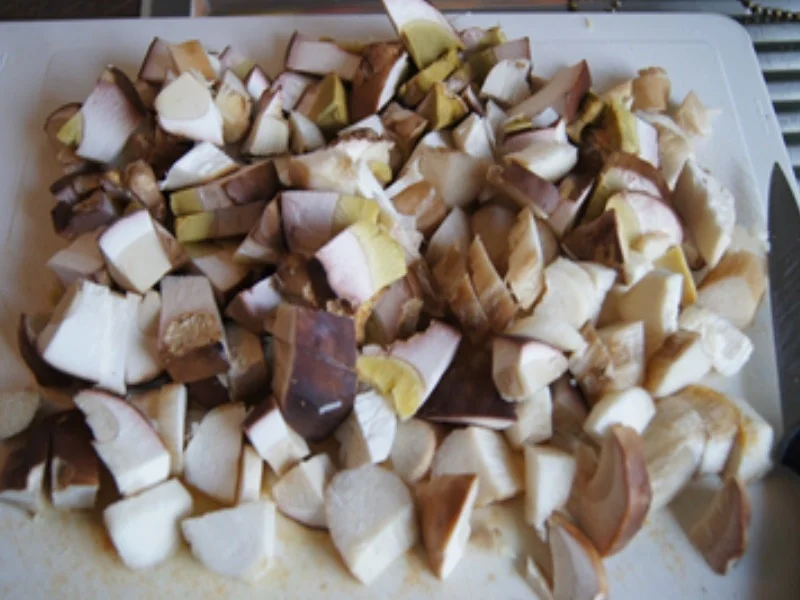 Rezept: Hörnchen-Nudeln mit frischen Steinpilzen Bild Nr. 8 Hörnchen-Nudeln mit frischen Steinpilzen - Rezept - Bild Nr. 8