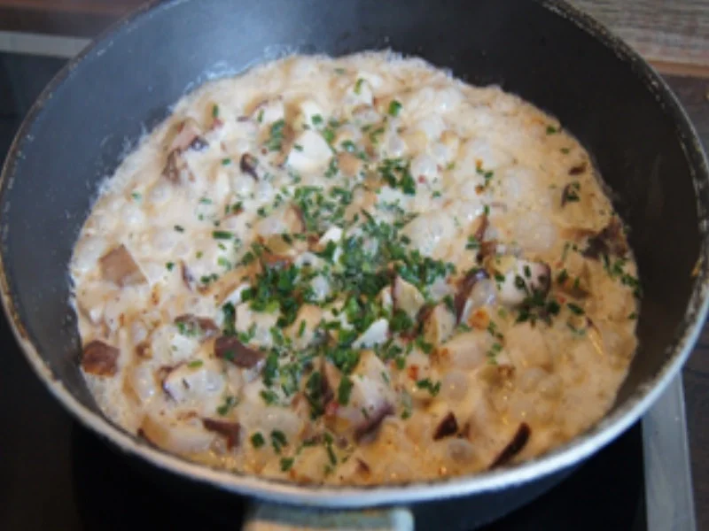 Rezept: Hörnchen-Nudeln mit frischen Steinpilzen Bild Nr. 19 Hörnchen-Nudeln mit frischen Steinpilzen - Rezept - Bild Nr. 19