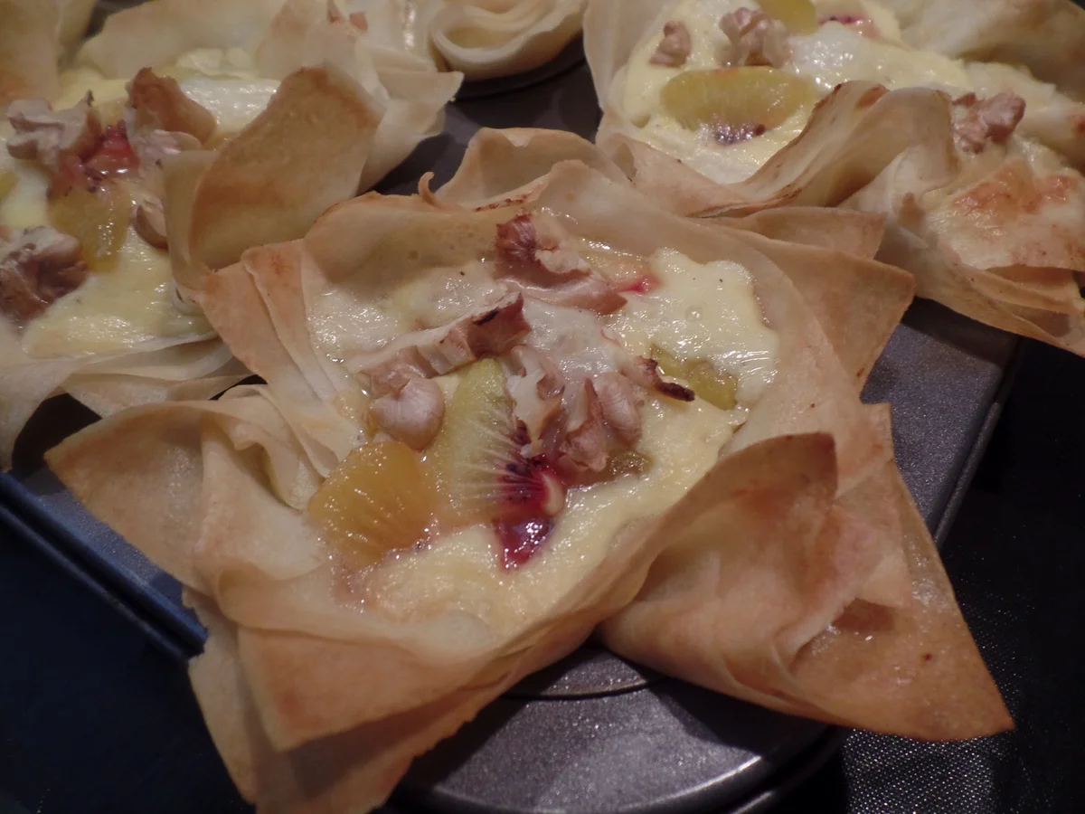 Filoteig-Törtchen mit Ziegenkäse -Kiwi -Füllung - Rezept - Bild Nr. 12070