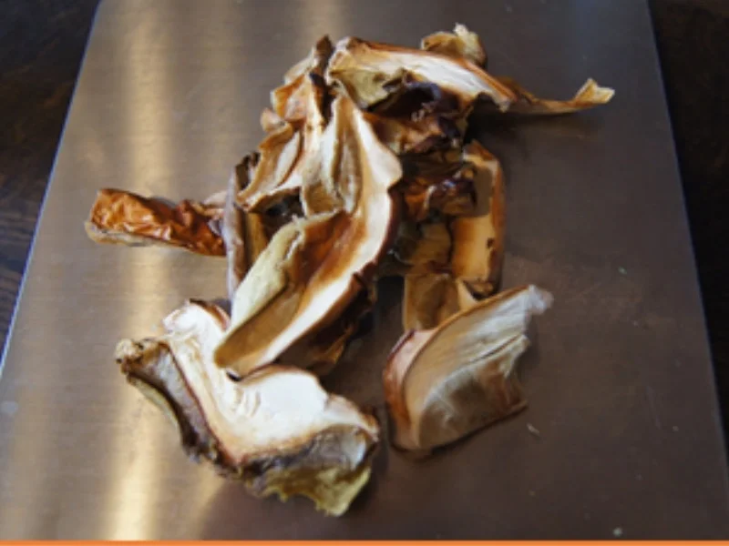 Rindfleischfrikadelle mit Steinpilz-Rahmsauce, Brokkoli und Spätzle - Rezept - Bild Nr. 6