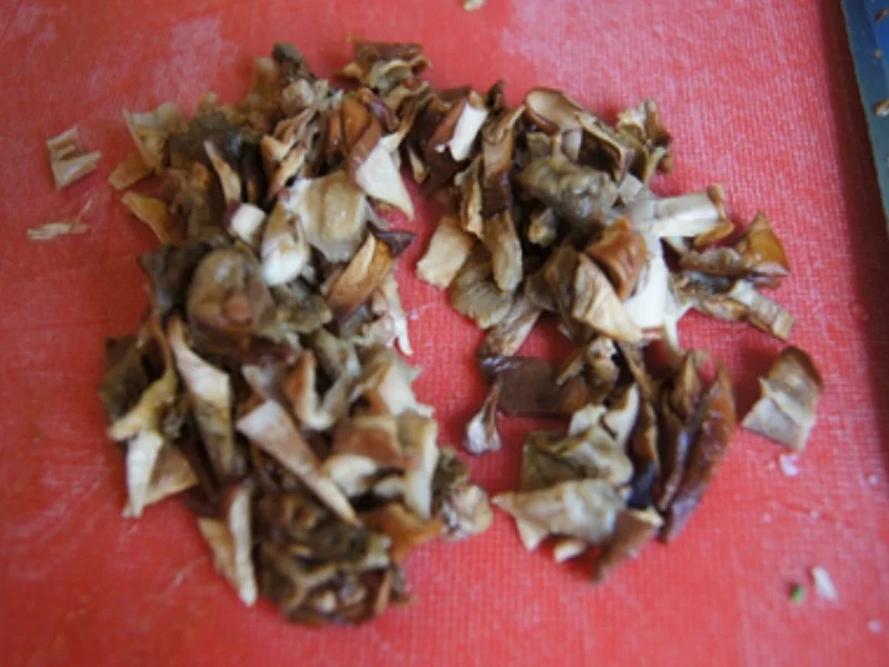 Rindfleischfrikadelle mit Steinpilz-Rahmsauce, Brokkoli und Spätzle - Rezept - Bild Nr. 8