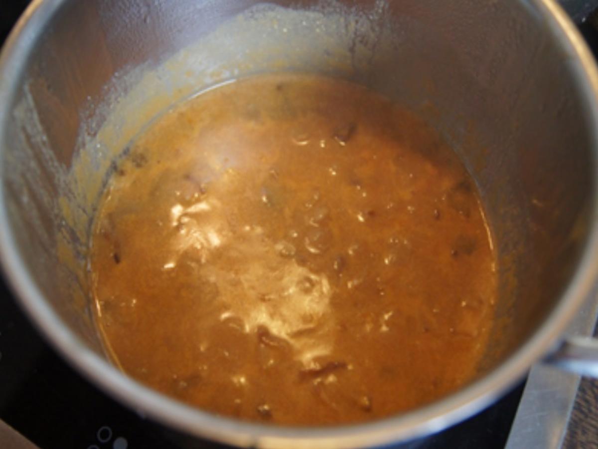 Rindfleischfrikadelle mit Steinpilz Rahmsauce, Brokkoli und Spätzle ...
