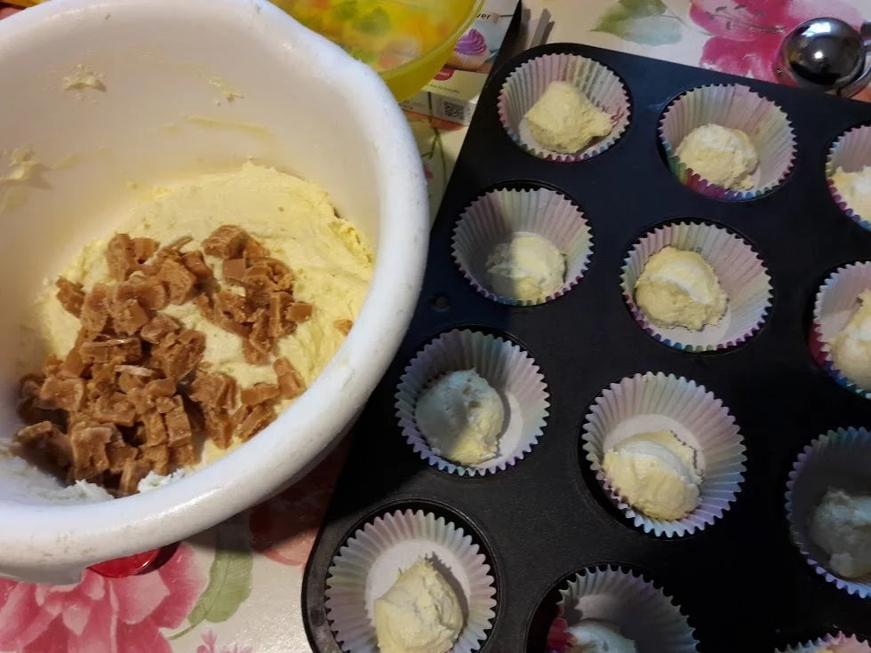 Rezept: Muffin mit Karamellbonbon Bild Nr. 9 Muffin mit Karamellbonbon - Rezept - Bild Nr. 9