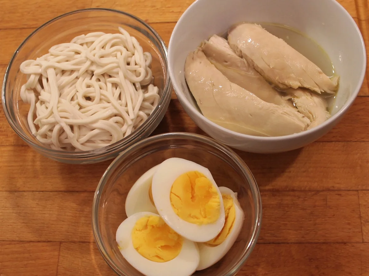 Rezept: Bowl mit Suppe & Einlagen Bild Nr. 4 Bowl mit Suppe & Einlagen - Rezept - Bild Nr. 4