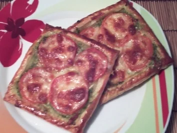 schnelle Blätterteig-Pizza - Rezept