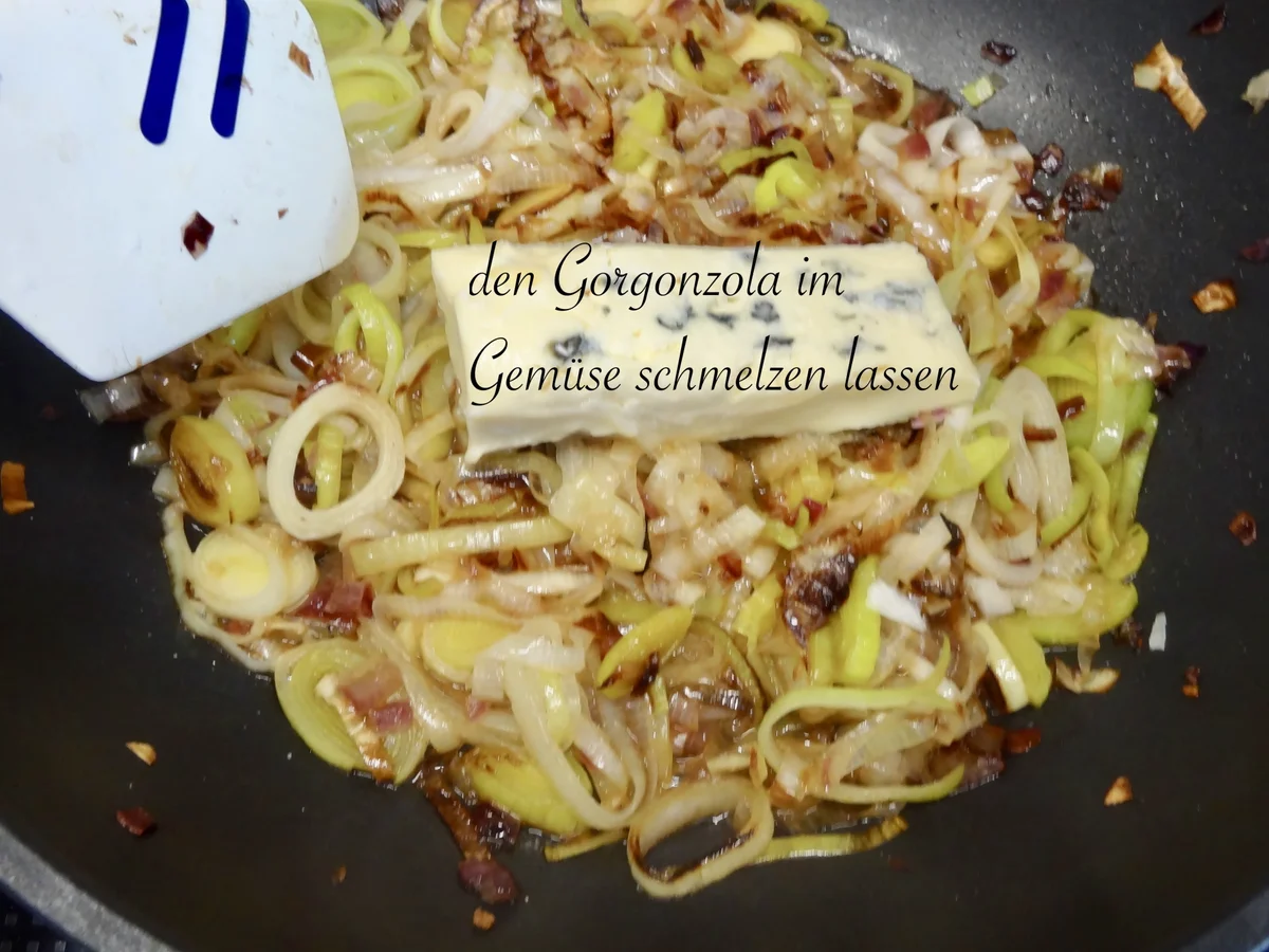 Rezept: Gambas auf Gorgonzola - Lauchgemüse Bild Nr. 12107 Gambas auf Gorgonzola - Lauchgemüse - Rezept - Bild Nr. 12107