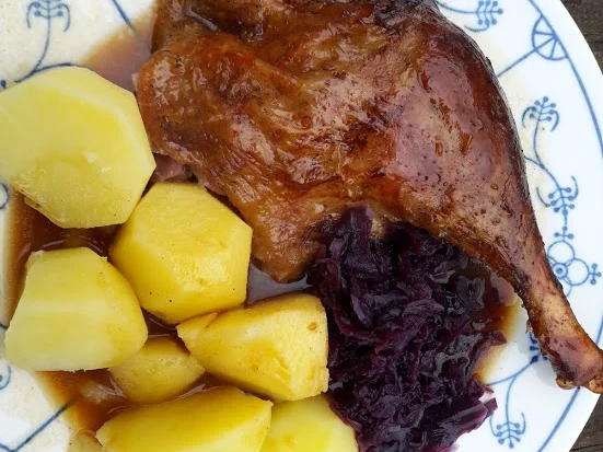 Klassisch - Entenbraten mit Apfelfüllung  zur kochbar Challenge Dezember 2020 - Rezept - Bild Nr. 2