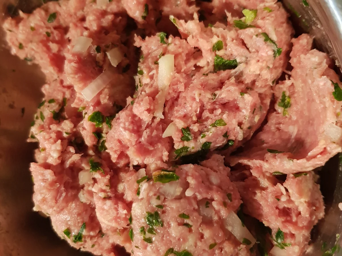 Hack-Kartoffel-Muffins mit buntem Gemüse in Schmelzkäse-Soße - Rezept - Bild Nr. 12164