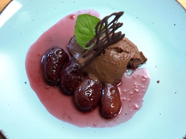 Strunz besuffn vom Baam gebollert und nebern Maulwurfshügel gelandt - Rezept - Bild Nr. 2