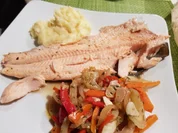 Forelle "en papilotte" aus dem Ofen mit Parmesan-Kartoffelstampf - Rezept - Bild Nr. 12163