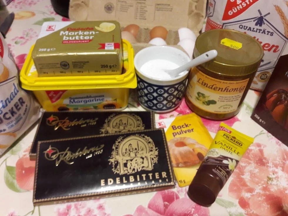 Schwarz wie Ebenholz - Schokoladenkuchen zur kochbar Challenge Dezember 2020 - Rezept - Bild Nr. 4