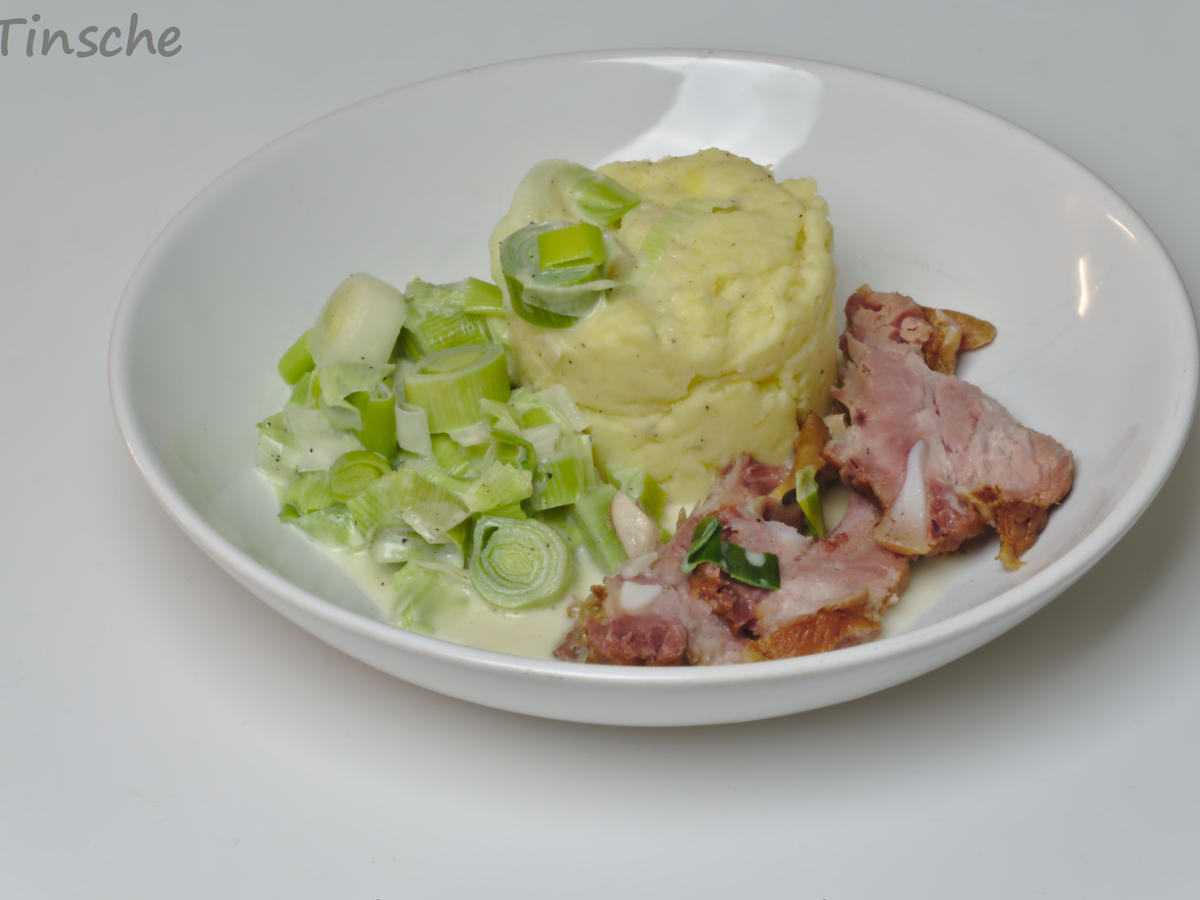 Schälrippchen mit Kartoffelbrei &amp; Lauchgemüse - einfach - von sTinsche