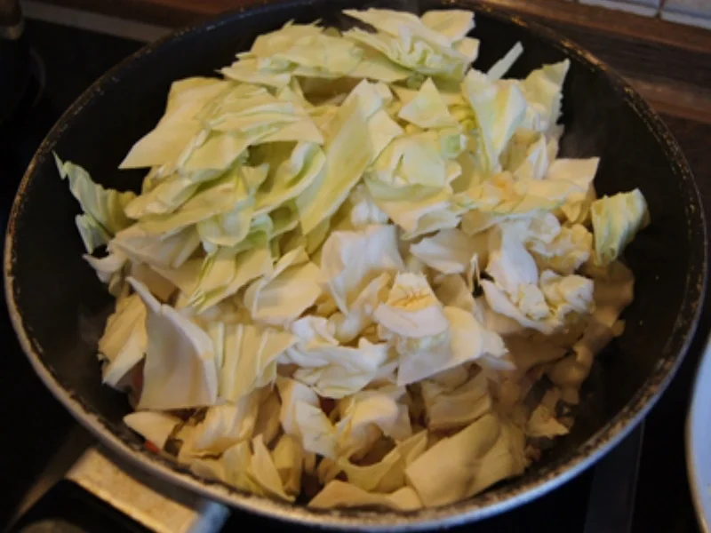 Spitzkohl-Hackfleisch-Pfanne mit Pellkartoffel-Drillingen - Rezept - Bild Nr. 10