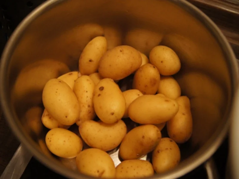 Spitzkohl-Hackfleisch-Pfanne mit Pellkartoffel-Drillingen - Rezept - Bild Nr. 18