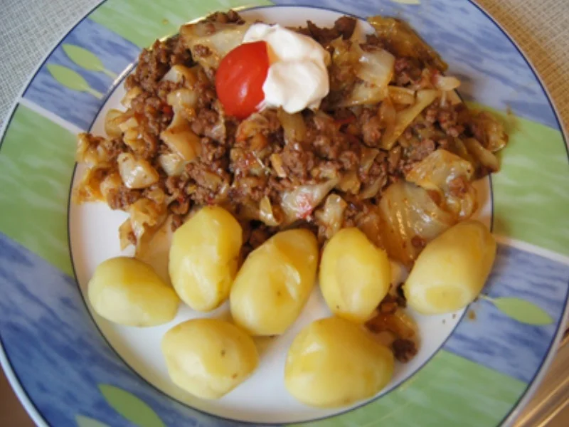 Spitzkohl-Hackfleisch-Pfanne mit Pellkartoffel-Drillingen - Rezept - Bild Nr. 20