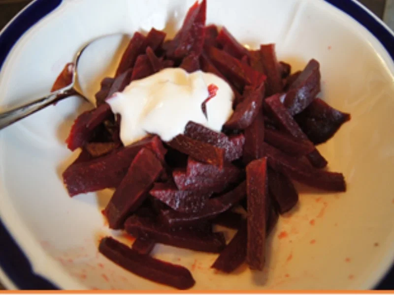 Heringsfilet in Sahnesauce mit Rote-Bete-Salat und Baby-Pellkartoffeln - Rezept - Bild Nr. 5