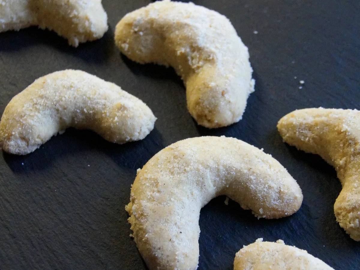 Weihnachtsplätzchen: Gewürz-Kipferl - Rezept - Bild Nr. 2