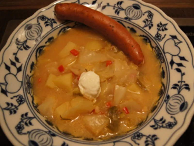 Herzhafter Spitzkohl-Eintopf mit Schinkenkrakauer - Rezept - Bild Nr. 12194