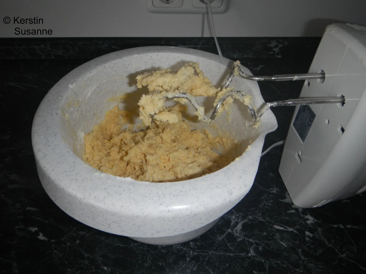 Rezept: Nuss-Stollen Bild Nr. 5 Nuss-Stollen - Rezept - Bild Nr. 5