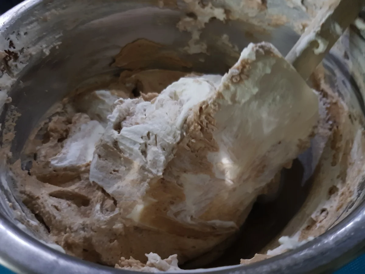 Rezept: Lebkuchen-Mousse auf Bratapfelmus Bild Nr. 8 Lebkuchen-Mousse auf Bratapfelmus - Rezept - Bild Nr. 8