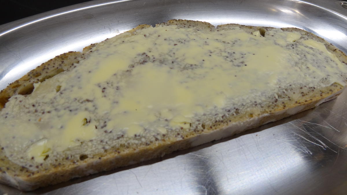 gratiniertes Speck - Käse - Brot - Rezept - Bild Nr. 4