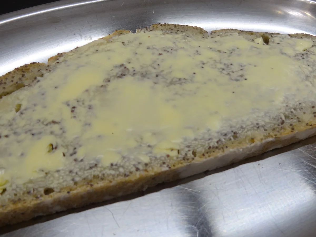 gratiniertes Speck - Käse - Brot - Rezept - Bild Nr. 4