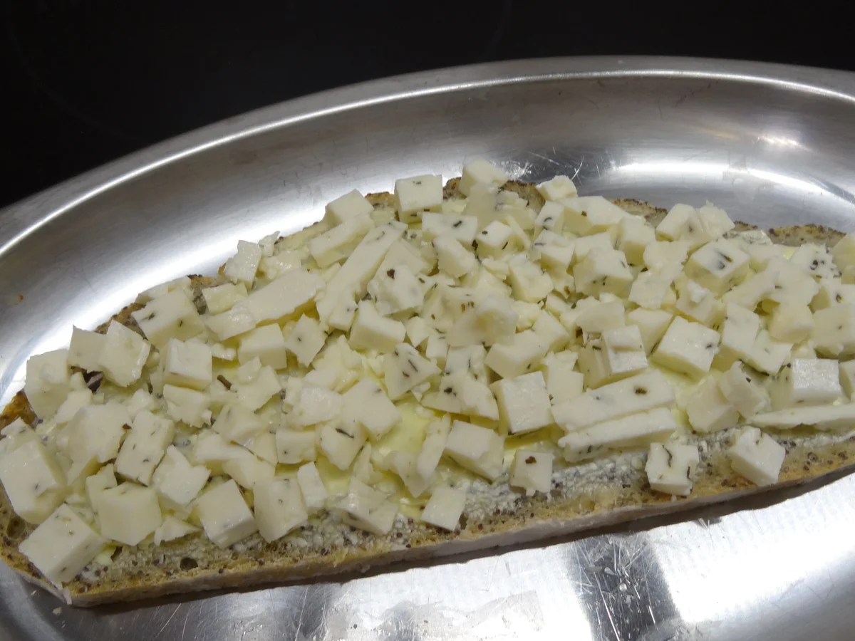 gratiniertes Speck - Käse - Brot - Rezept - Bild Nr. 5