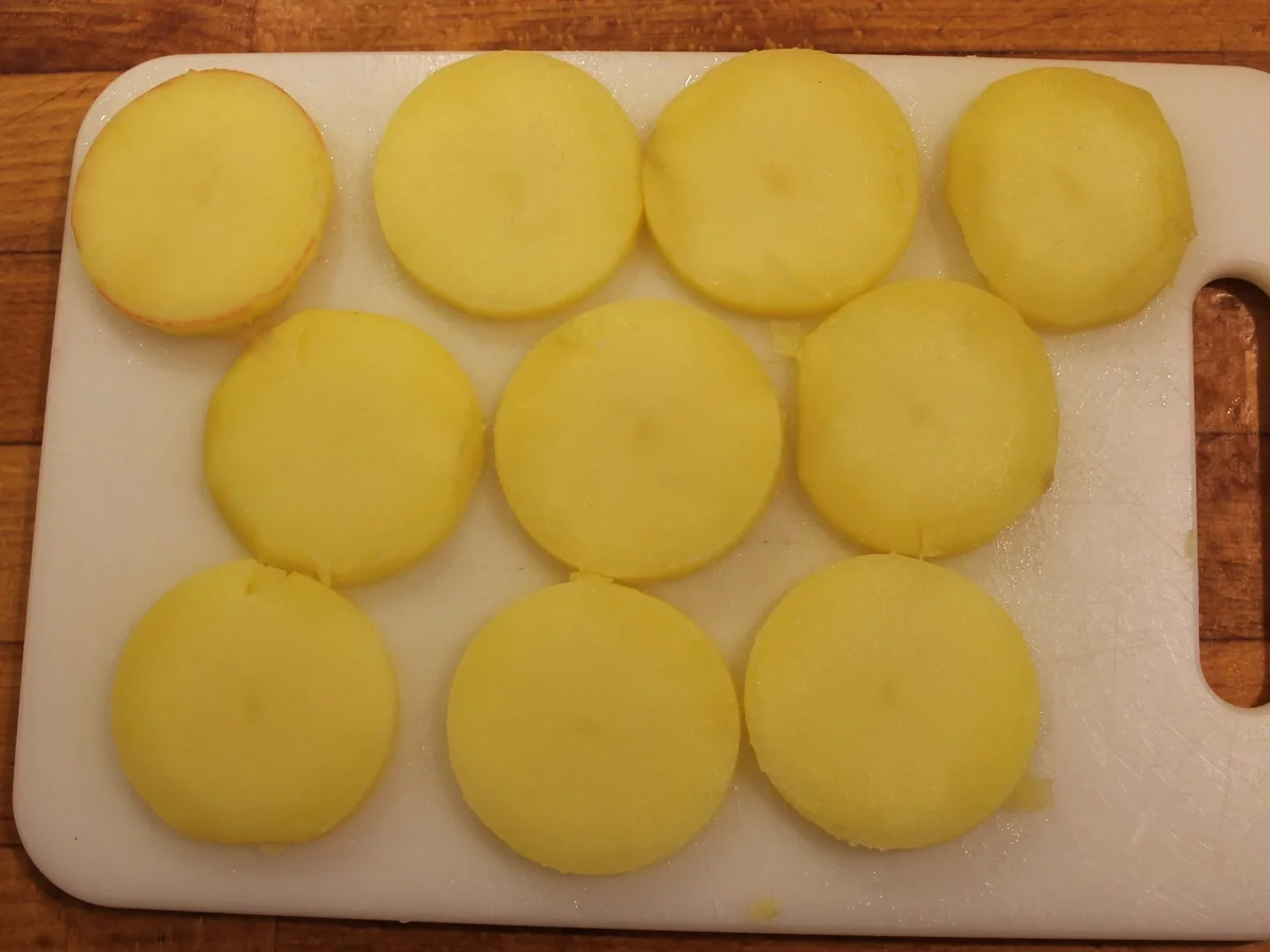 Matjes,   Kartoffeln,   rote Bete  oder "zwei Knollen und ein Hering" - Rezept - Bild Nr. 3